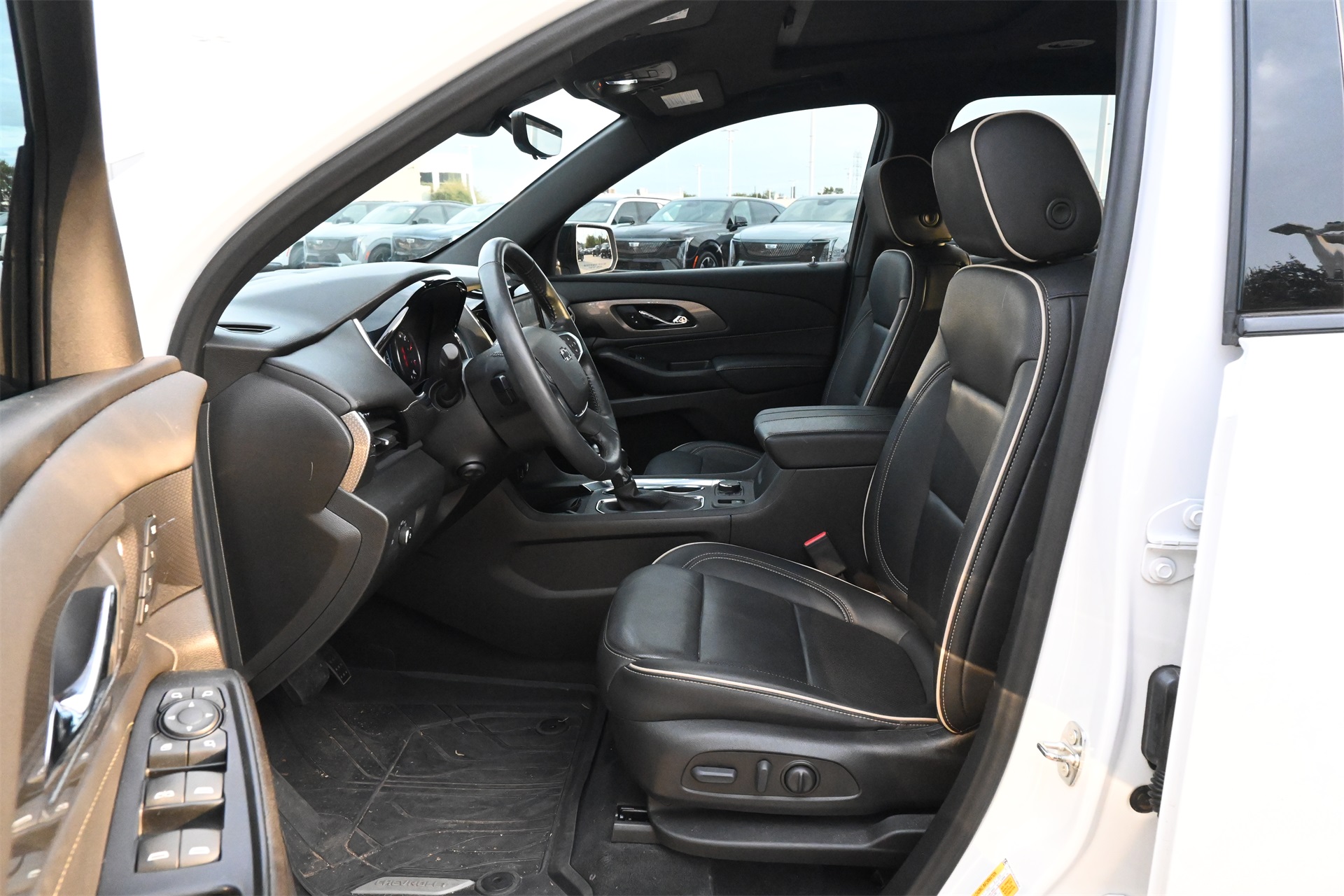 2022 Chevrolet Traverse Premier White at Bayshore Chrysler Jeep Dodge Ram