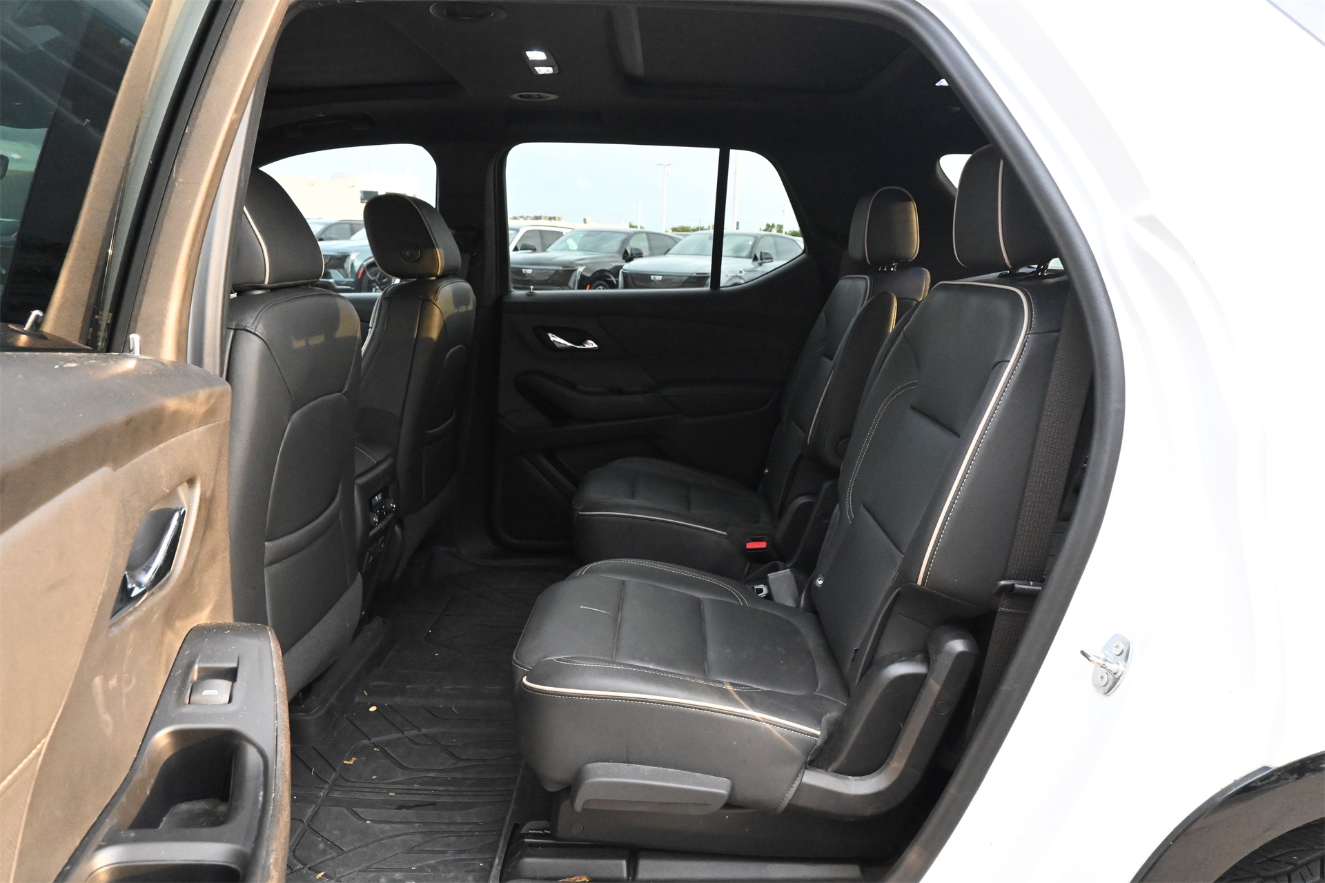 2022 Chevrolet Traverse Premier White at Bayshore Chrysler Jeep Dodge Ram