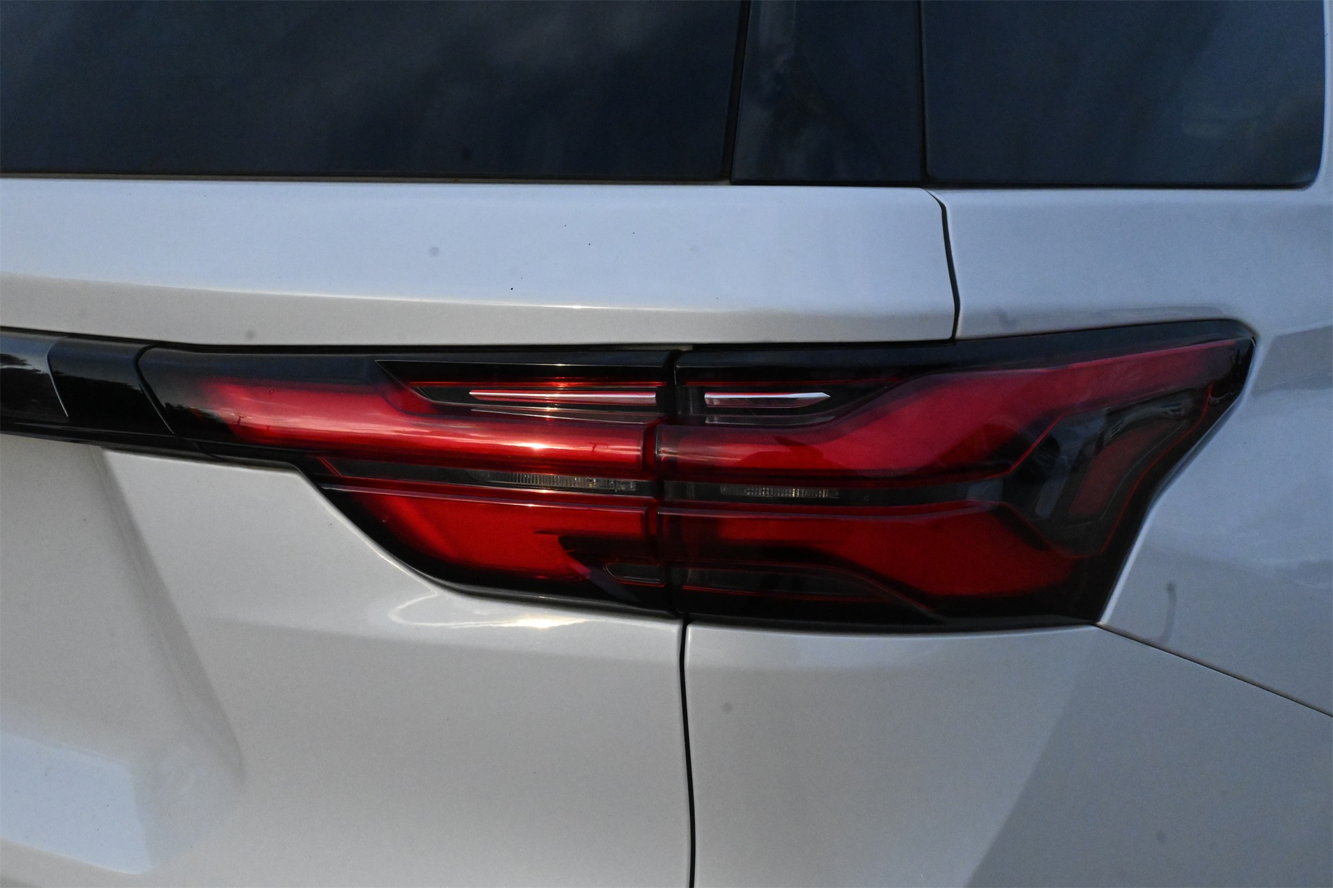 2022 Chevrolet Traverse Premier White at Bayshore Chrysler Jeep Dodge Ram