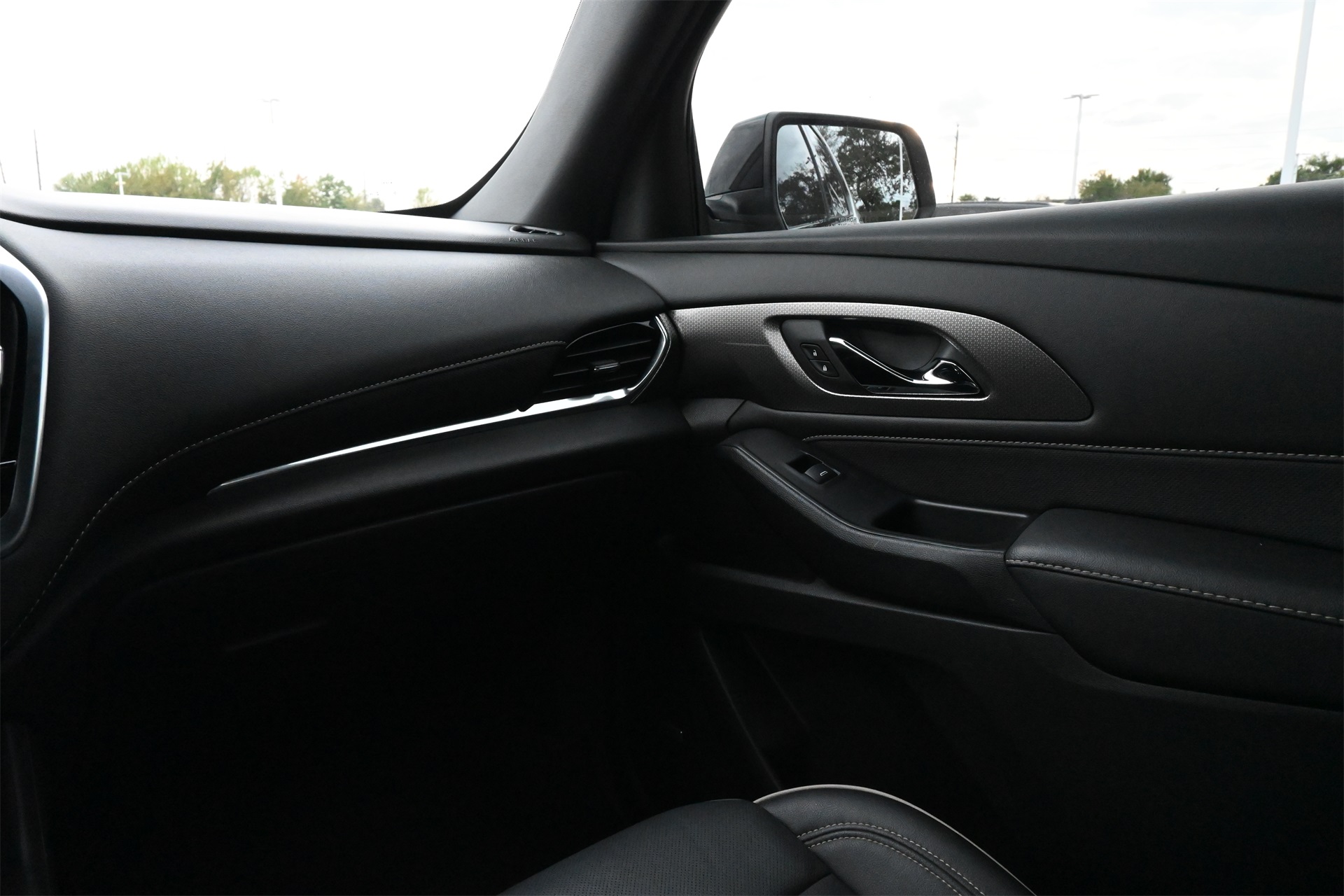 2022 Chevrolet Traverse Premier White at Bayshore Chrysler Jeep Dodge Ram