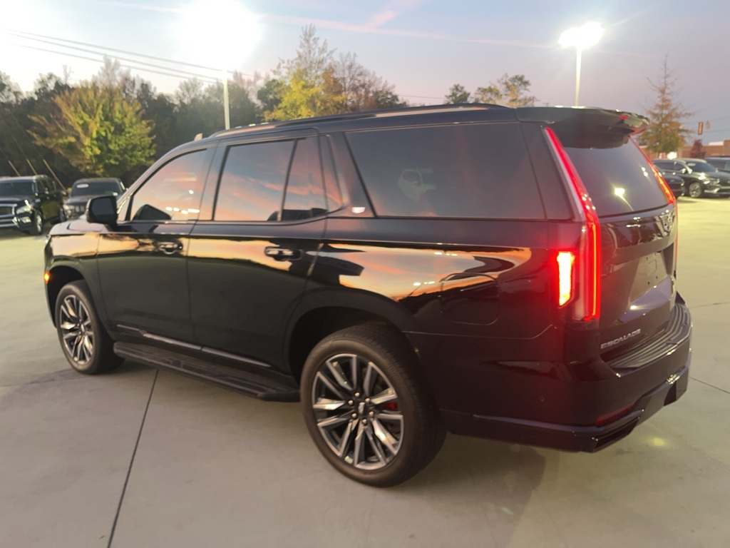 2023 Cadillac Escalade Sport Platinum photo 2