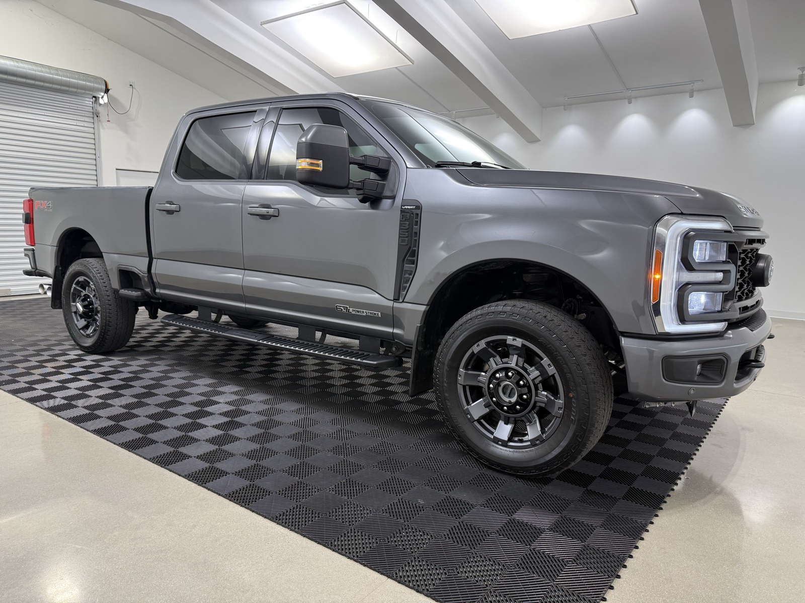 2023 Ford F-350 Super Duty Lariat Crew Cab 4WD