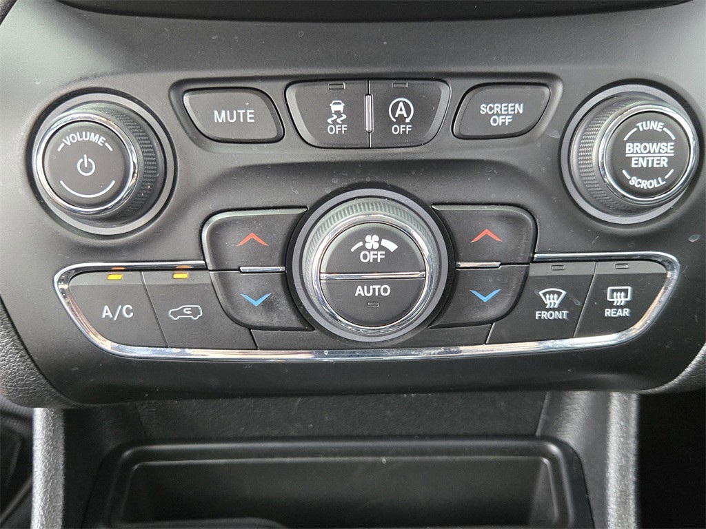 2021 Jeep Cherokee Latitude Lux Black at Martin Chrysler Dodge Jeep Ram