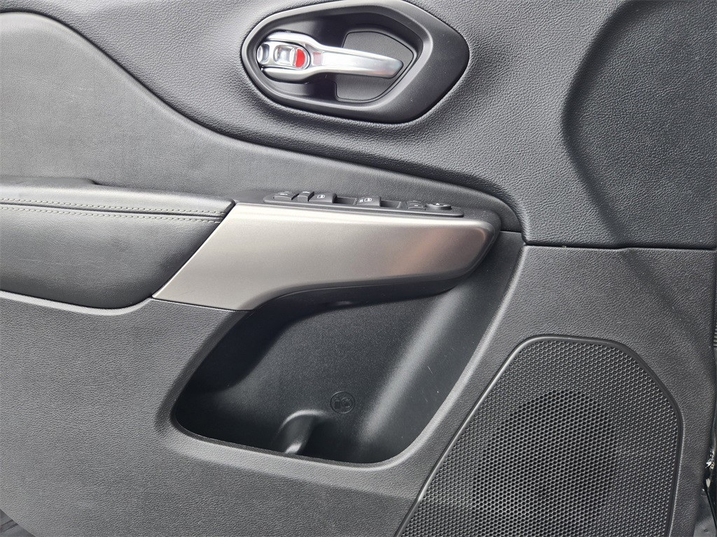 2021 Jeep Cherokee Latitude Lux Black at Martin Chrysler Dodge Jeep Ram