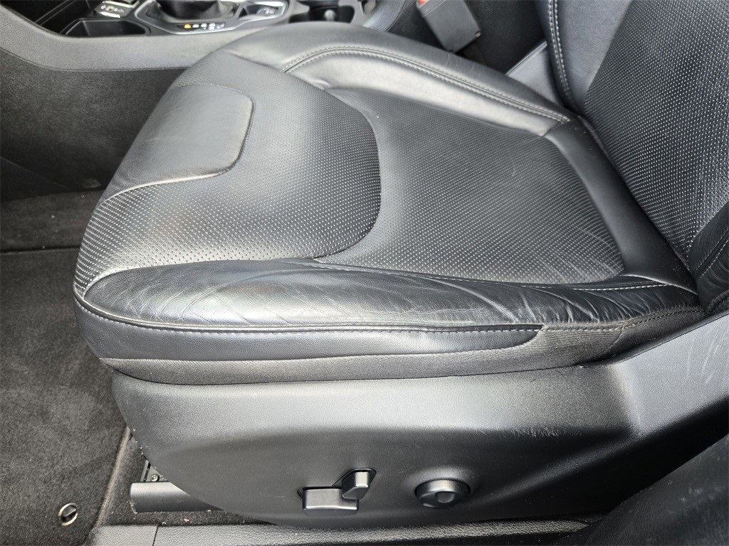 2021 Jeep Cherokee Latitude Lux Black at Martin Chrysler Dodge Jeep Ram