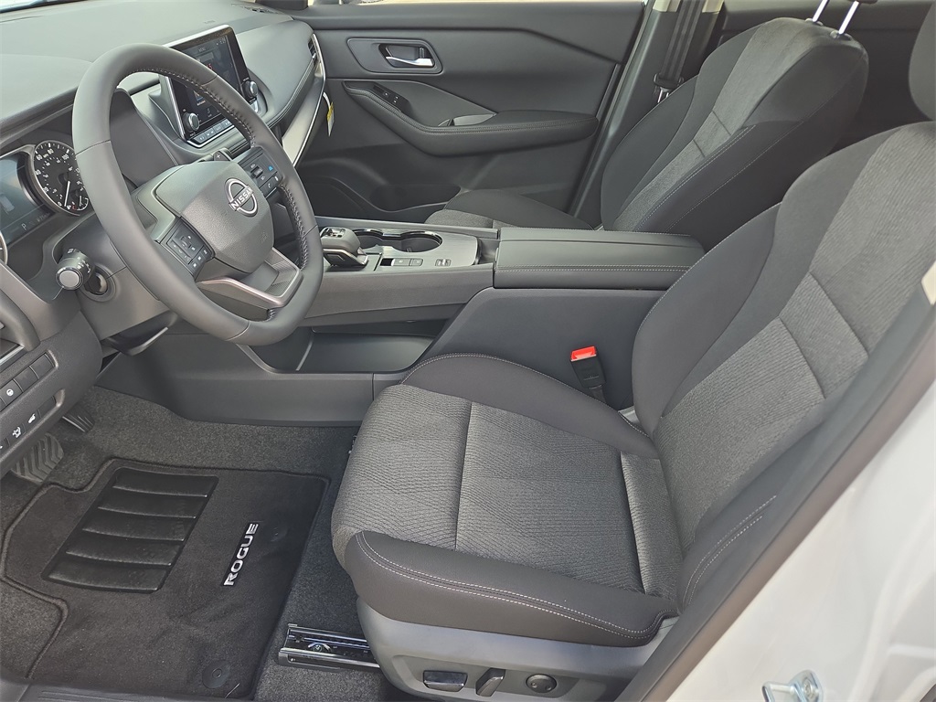 2026 Nissan Rogue SV - 7