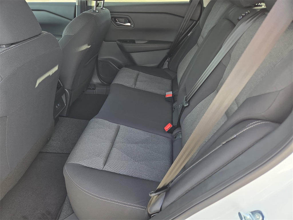 2026 Nissan Rogue SV - 8