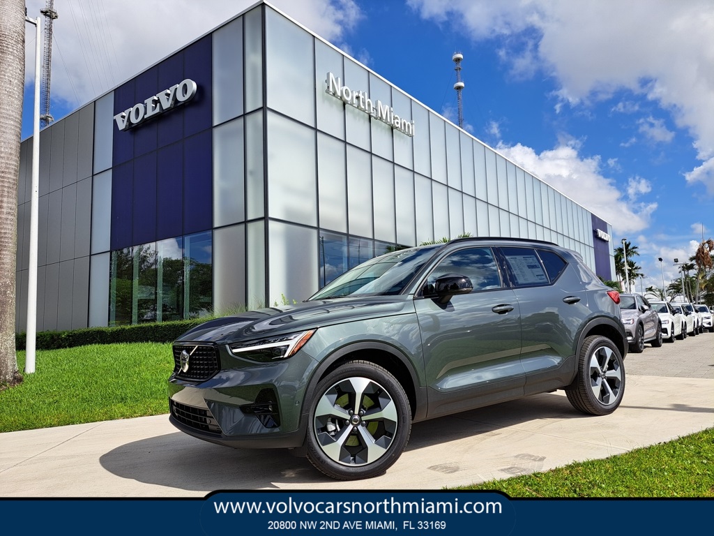 2026 Volvo XC40 Plus's photo