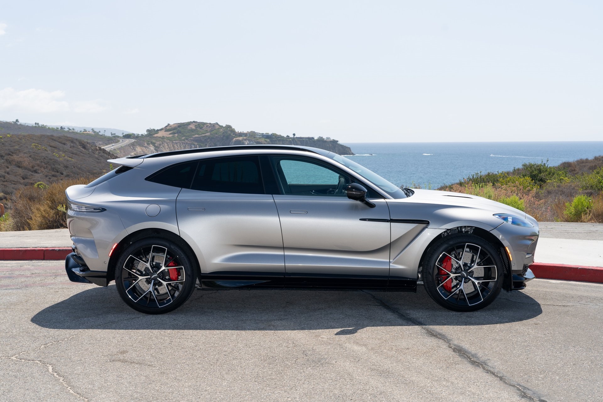Aston Martin 2025 DBX 707