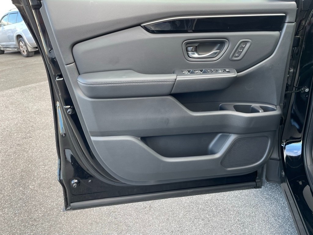 Thumbnail: 2025 Honda Pilot - 13