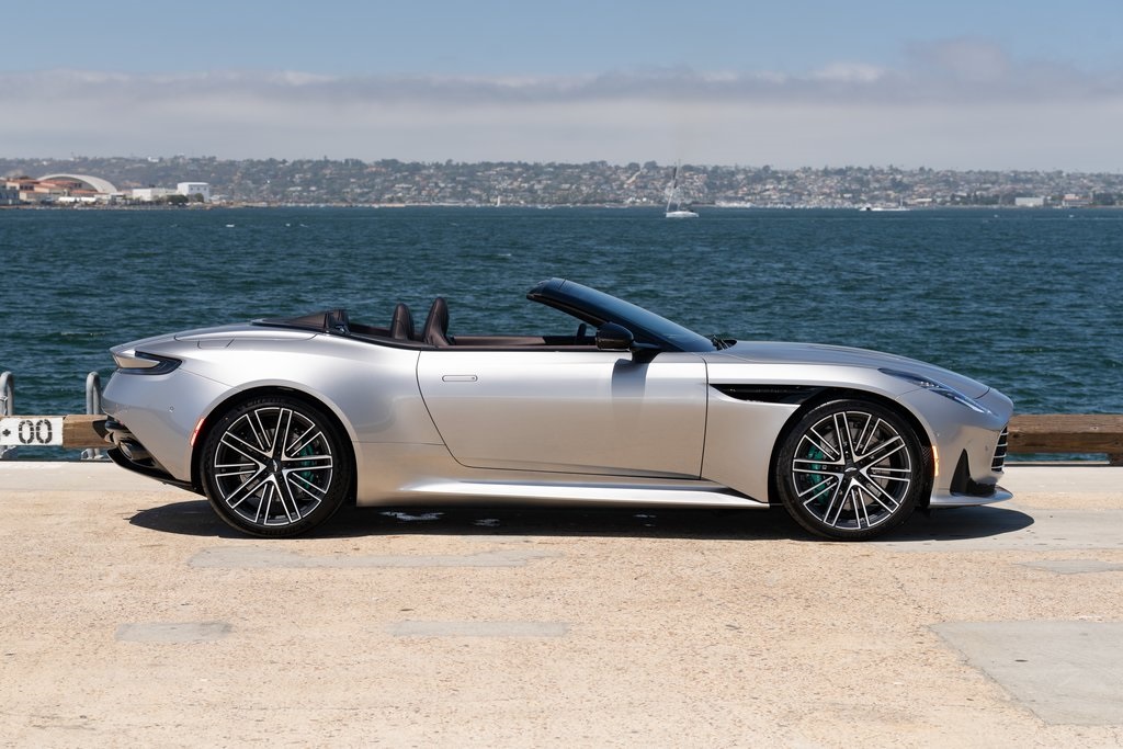 Aston Martin 2025 DB12 Volante
