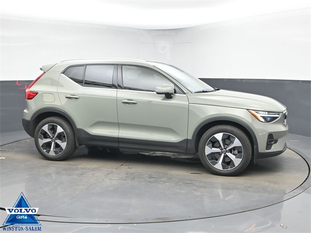 2023 Volvo XC40 B5 Plus Bright Theme AWD