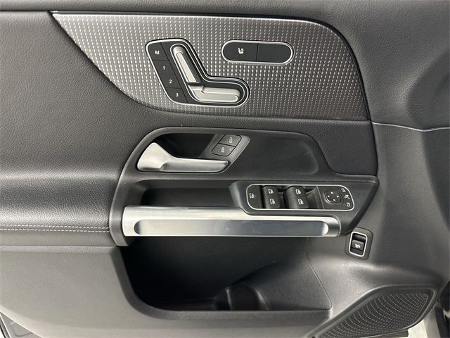 2023 Mercedes-Benz GLB Base