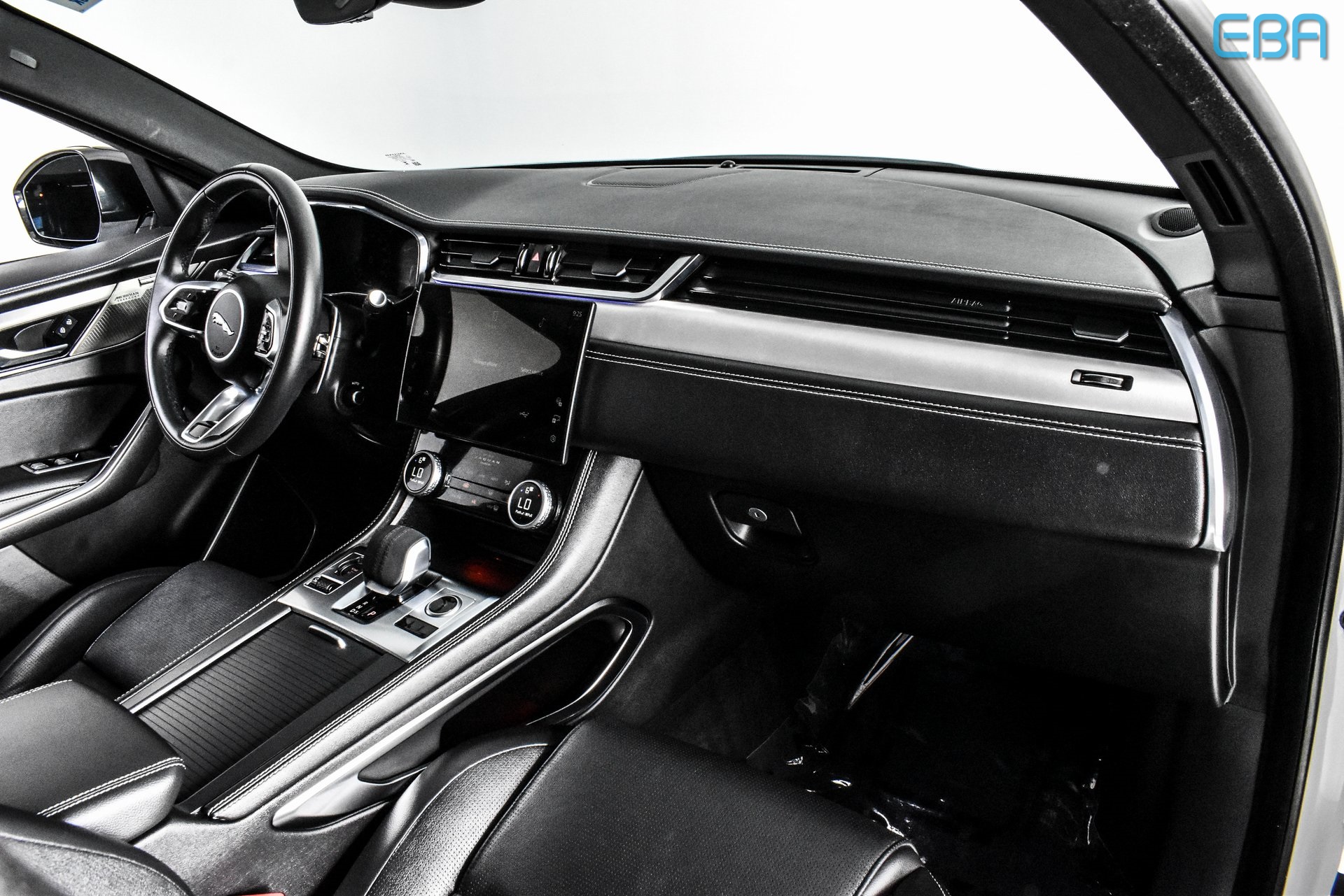 2024 Jaguar F-PACE P400 R-Dynamic S photo 23
