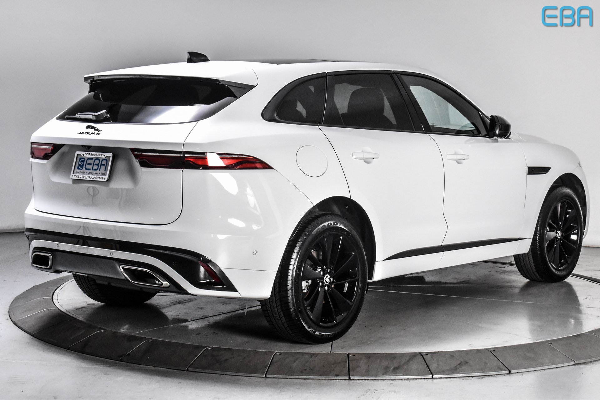 2024 Jaguar F-PACE P400 R-Dynamic S photo 6