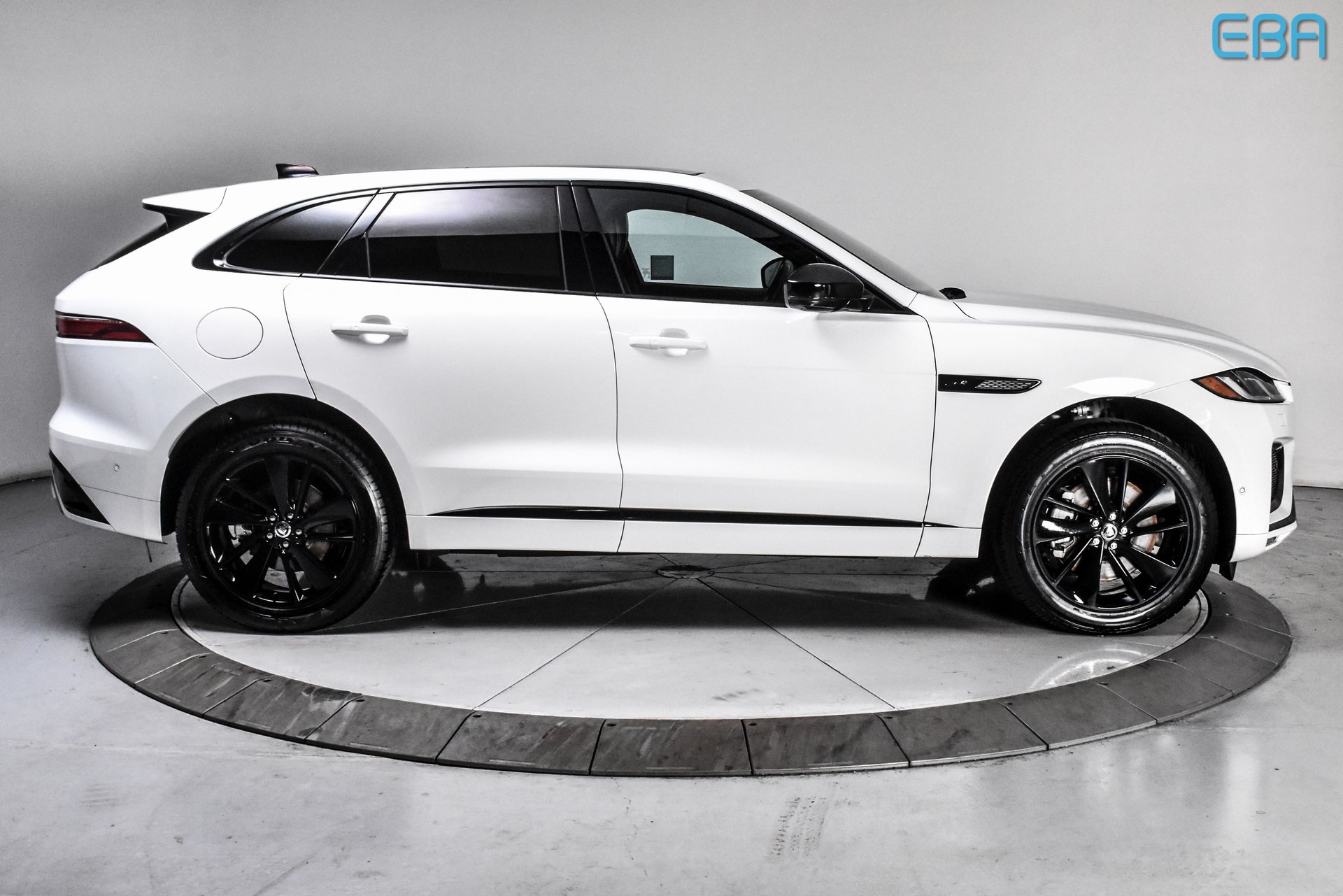 2024 Jaguar F-PACE P400 R-Dynamic S photo 7