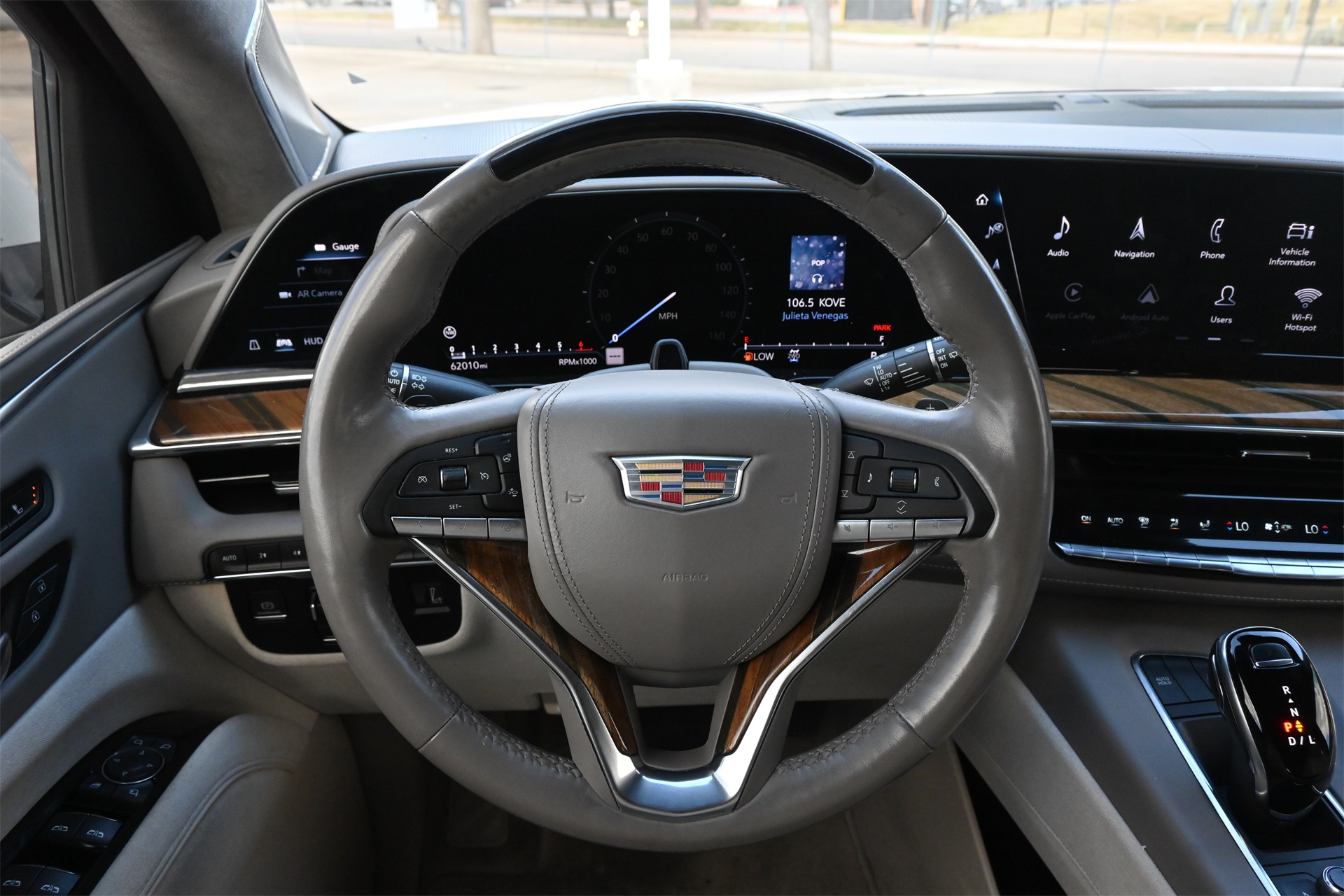 2021 Cadillac Escalade Premium Luxury Platinum White at Autostrade