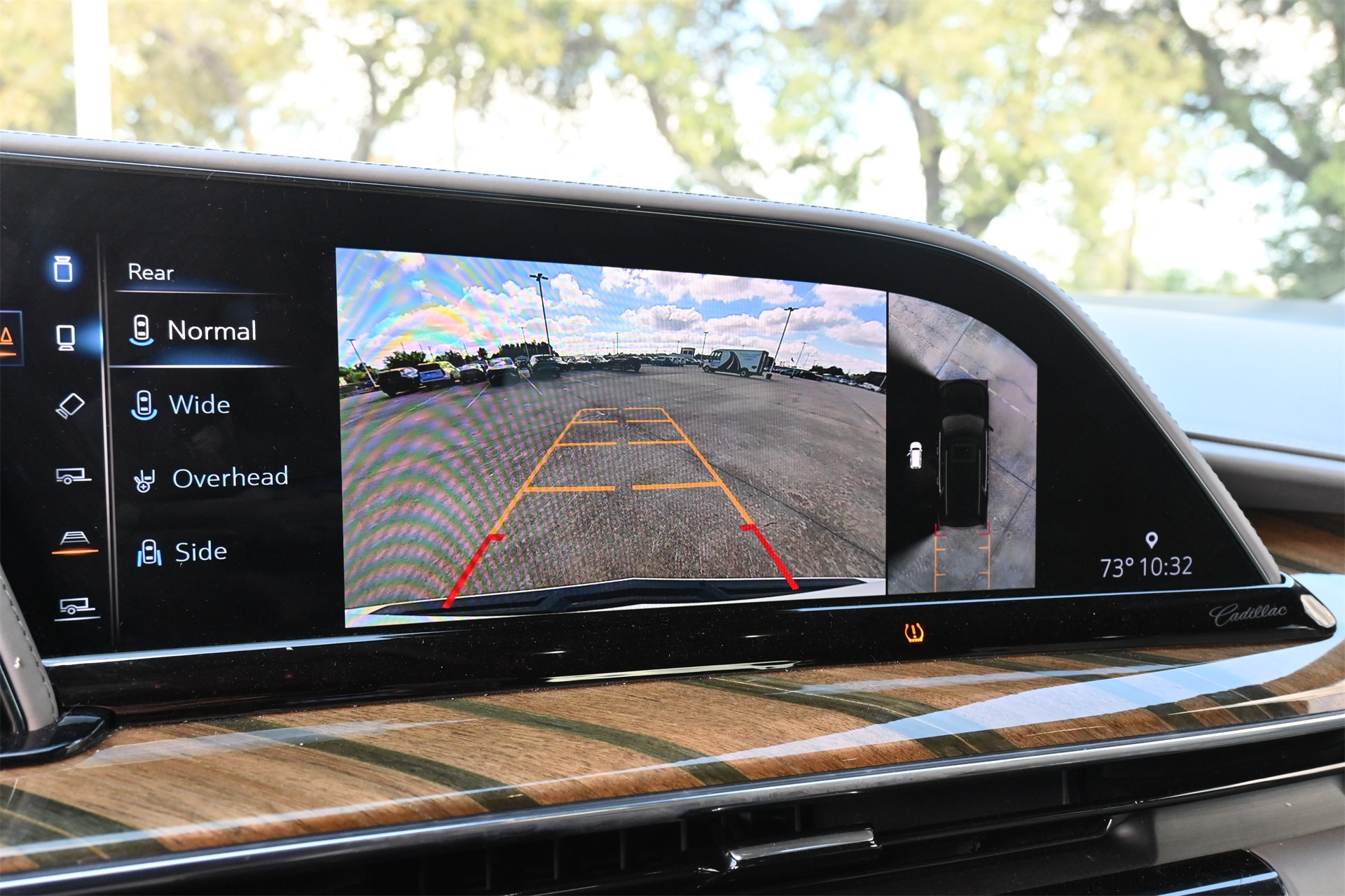 2021 Cadillac Escalade Premium Luxury Platinum White at Autostrade