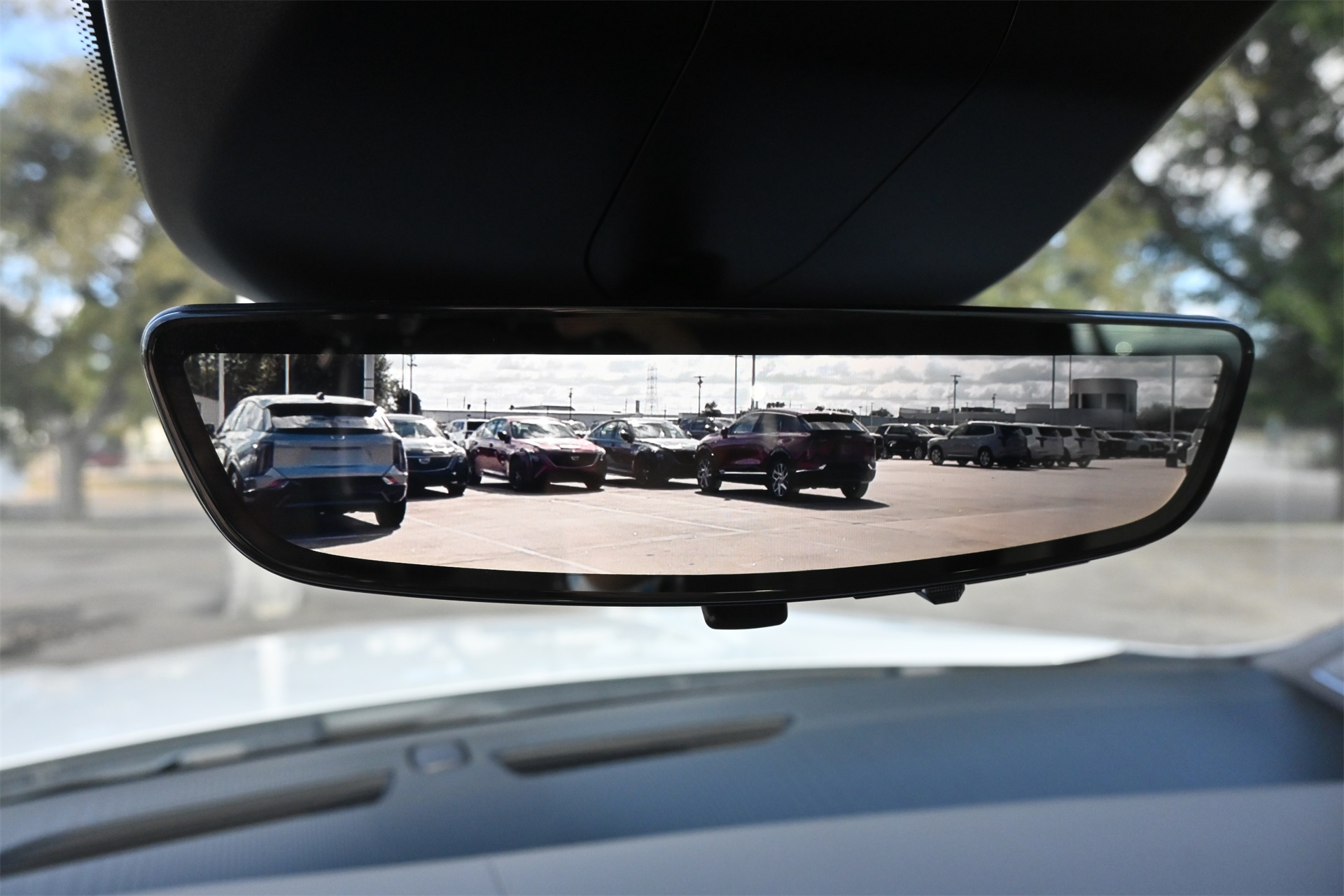 2021 Cadillac Escalade Premium Luxury Platinum White at Autostrade