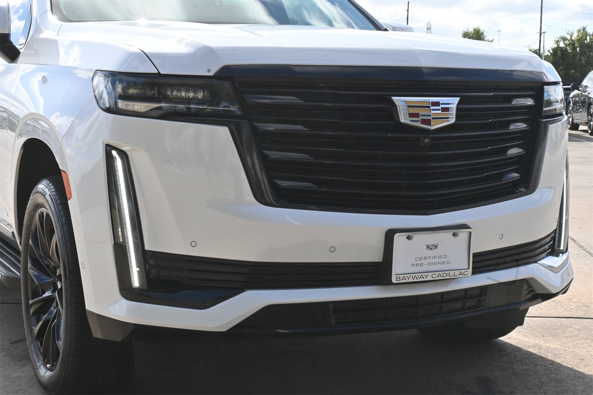 2021 Cadillac Escalade Premium Luxury Platinum White at Autostrade