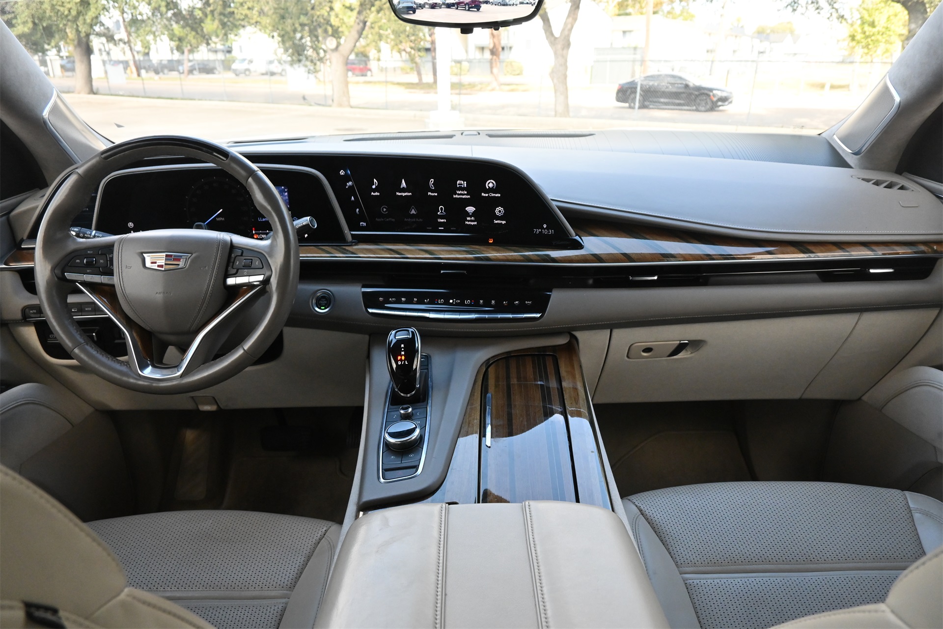 2021 Cadillac Escalade Premium Luxury Platinum White at Autostrade