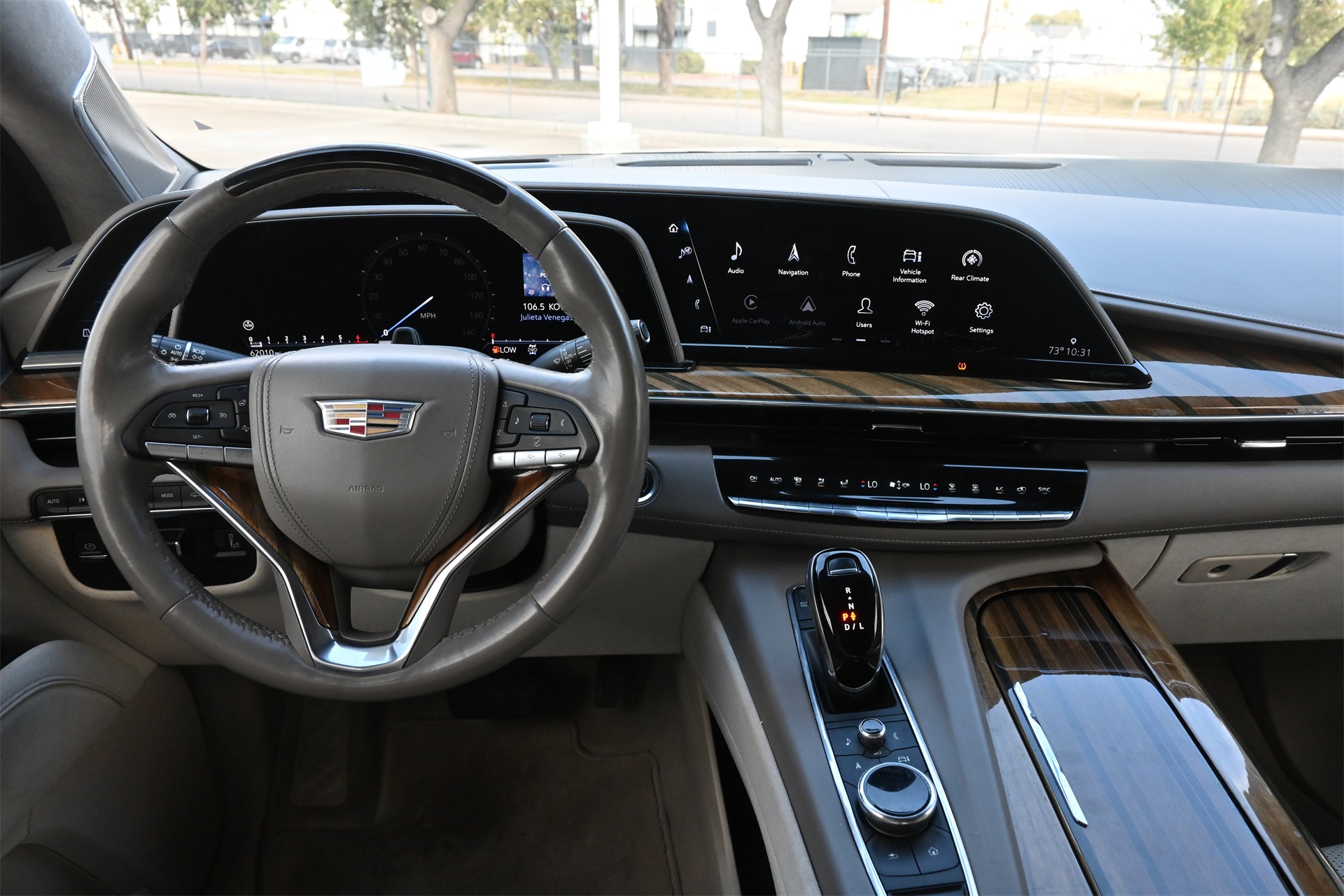 2021 Cadillac Escalade Premium Luxury Platinum White at Autostrade