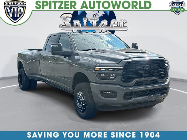 Ceramic Gray Clearcoat 2026 RAM 3500 Pickup Truck Four-Wheel Drive 8-Speed Automatic
