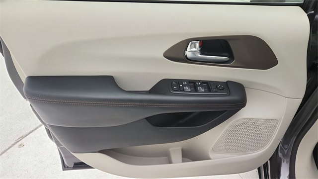 2019 Chrysler Pacifica Touring L Plus Gray at Durrett Motor Company