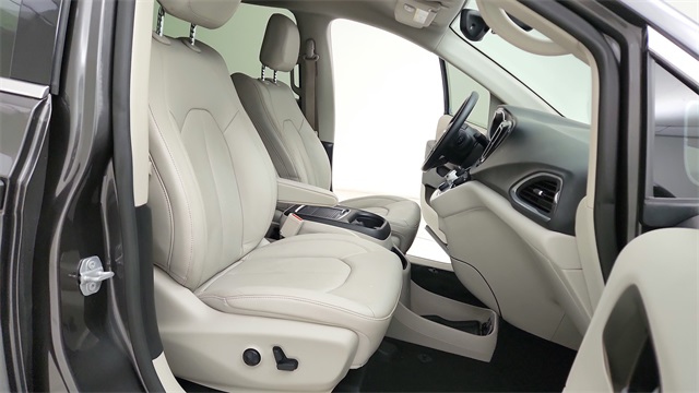 2019 Chrysler Pacifica Touring L Plus Gray at Durrett Motor Company