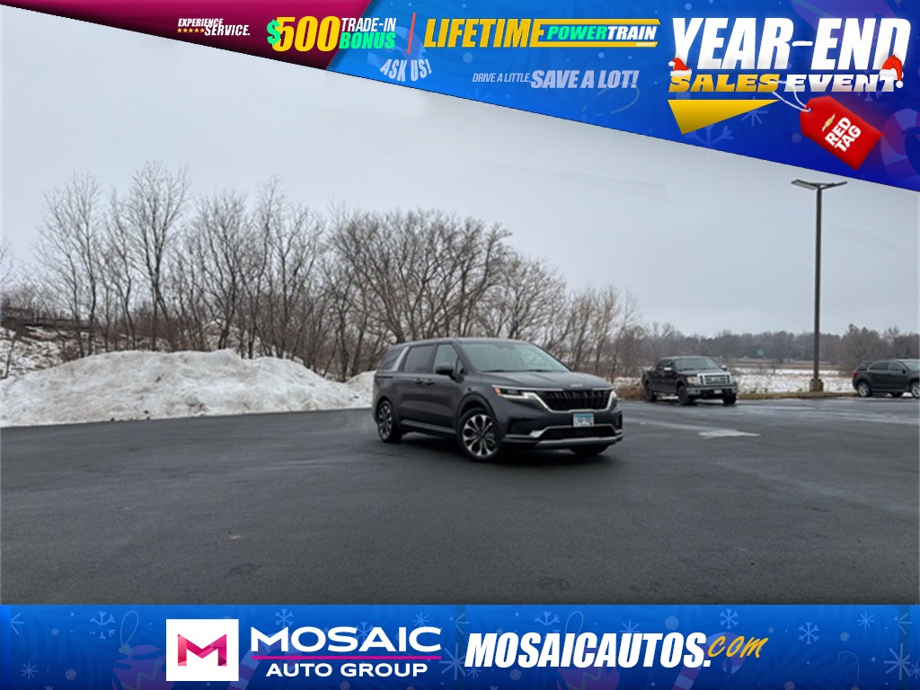 2024 Kia Carnival EX's photo