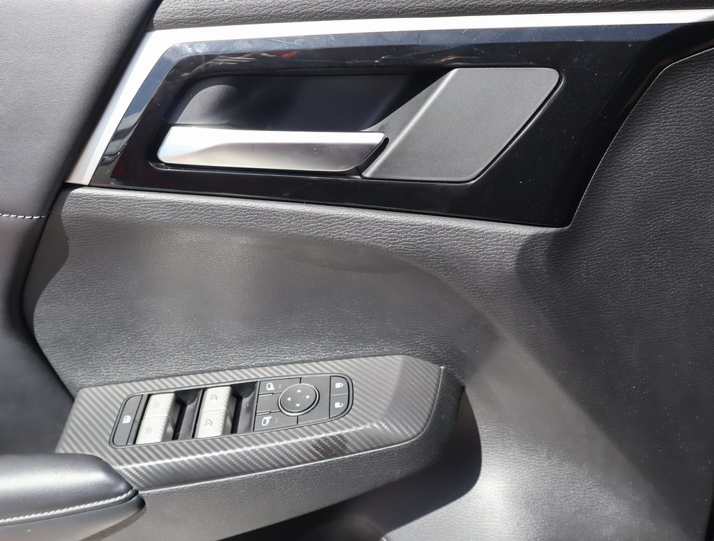 Thumbnail: 2024 Mitsubishi Outlander - 15