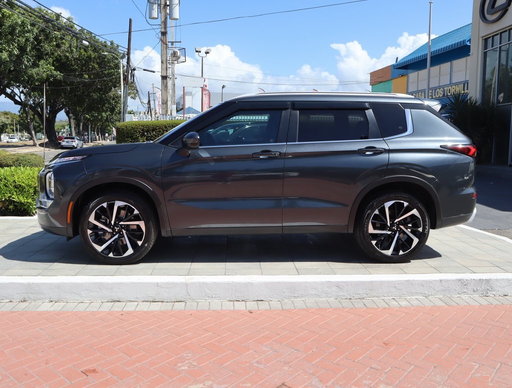 Thumbnail: 2024 Mitsubishi Outlander - 8