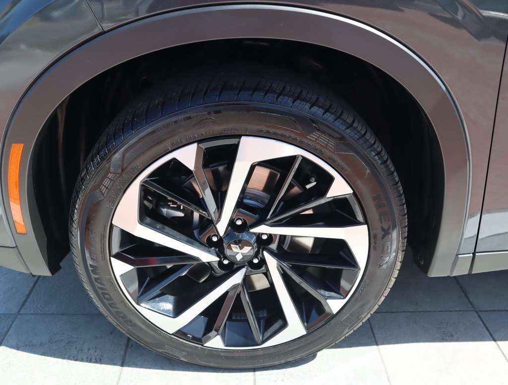 Thumbnail: 2024 Mitsubishi Outlander - 9