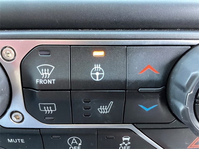 Used Car 2023 Jeep Gladiator  High Altitude For Sale Under $40,000 In San Antonio, Texas