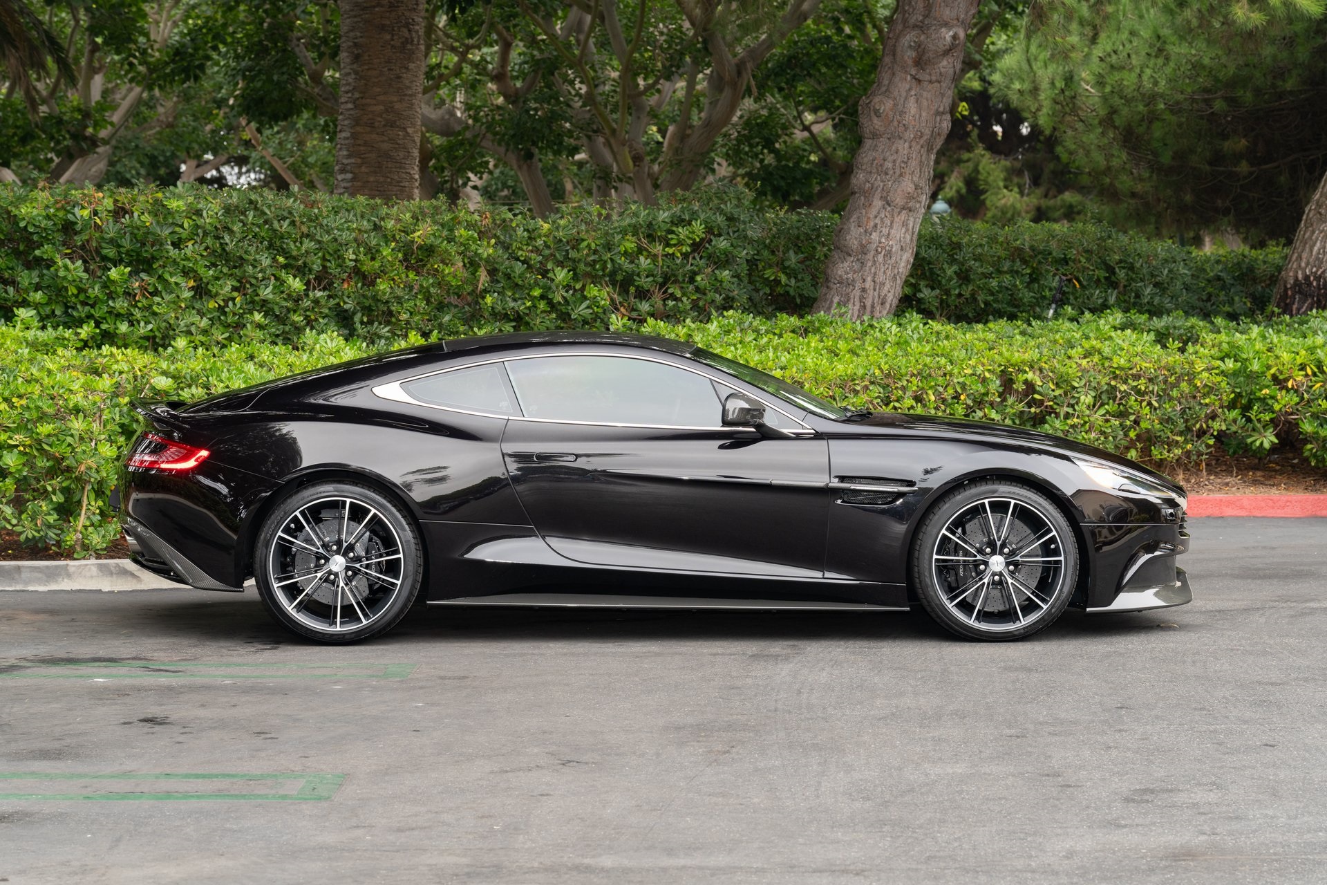 Aston Martin 2014 Vanquish V12