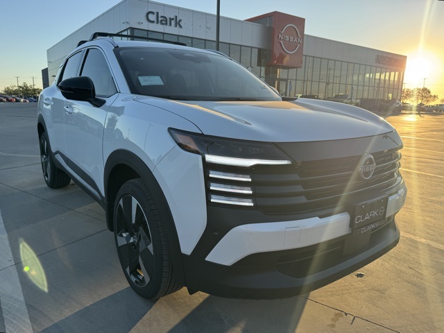 2026 Nissan KICKS SR's photo