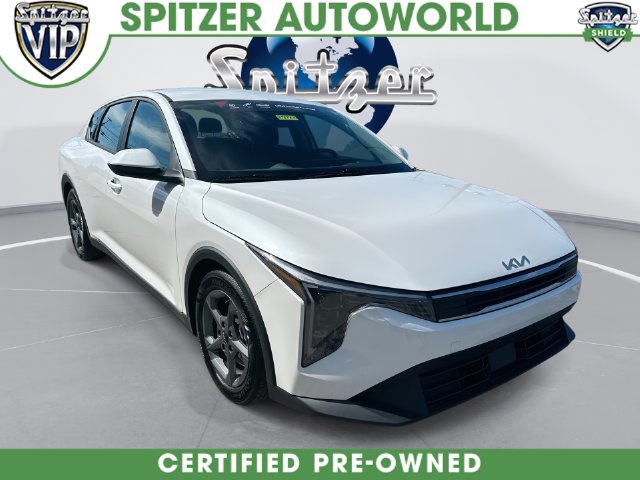 Snow White Pearl 2025 Kia K4 Sedan Front-Wheel Drive Continuously Variable Transmission