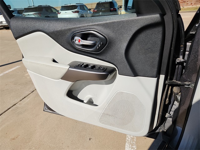 Used Car 2020 Jeep Cherokee  Limited For Sale In Plainview, Texas