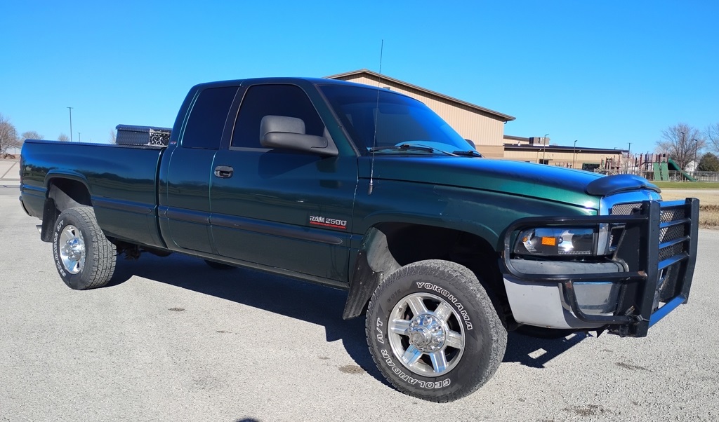 1999 Dodge RAM 2500 Laramie SLT Club Cab 4WD