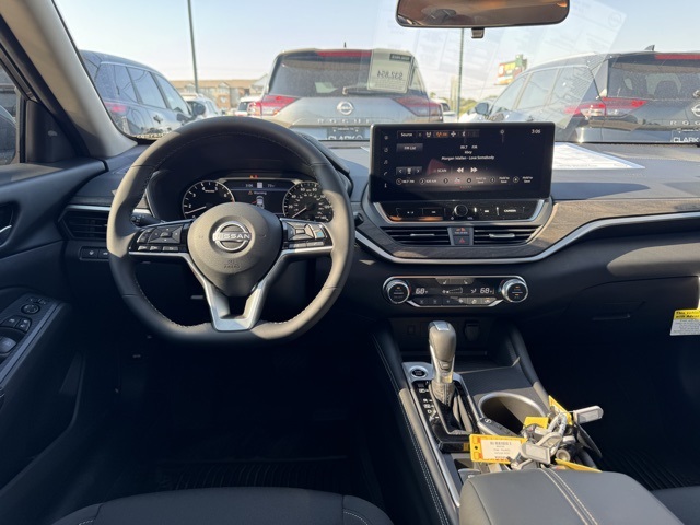 2025 Nissan Altima 2.5 SV photo 2
