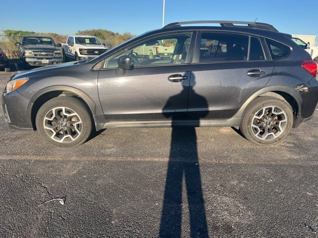 Used Car 2016 Subaru Crosstrek  2.0i Premium For Sale Under $15,000 In Floresville, Texas