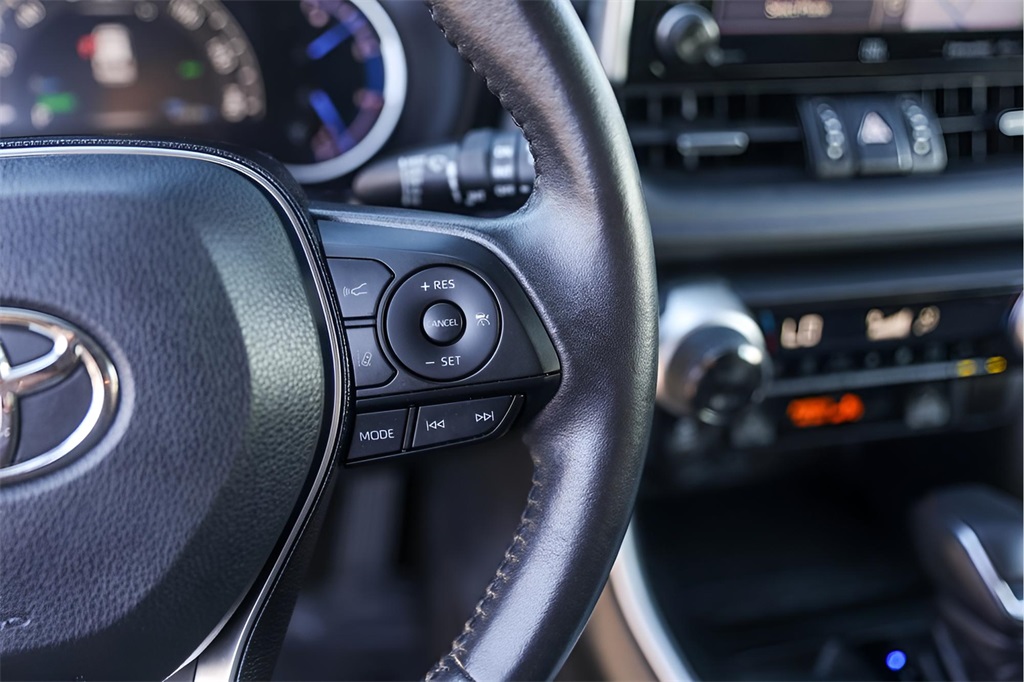 Used Car 2020 Toyota Rav4 Hybrid  Xse For Sale Under $30,000 In Austin, Texas