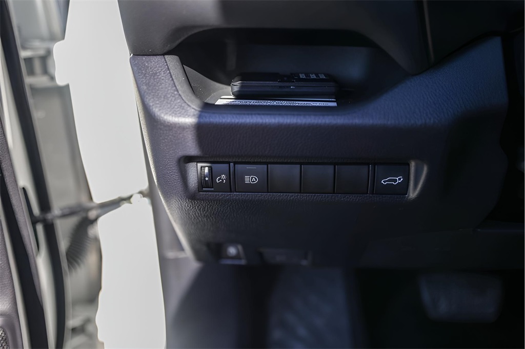 Used Car 2020 Toyota Rav4 Hybrid  Xse For Sale Under $30,000 In Austin, Texas