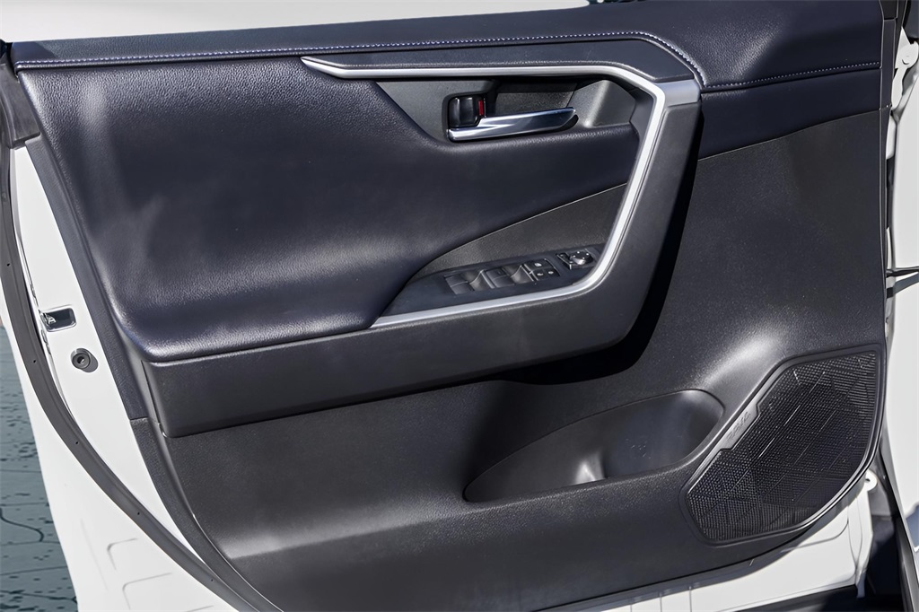 Used Car 2020 Toyota Rav4 Hybrid  Xse For Sale Under $30,000 In Austin, Texas