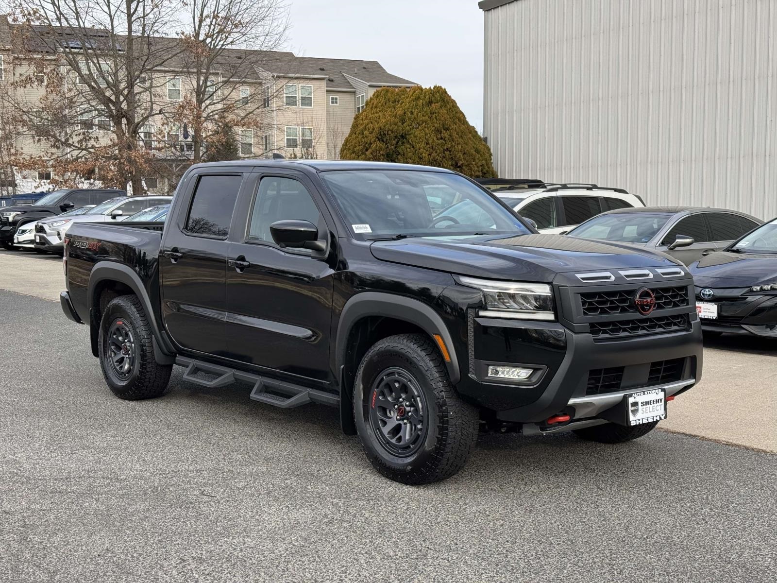 2025 Nissan Frontier PRO-4X Crew Cab 4WD