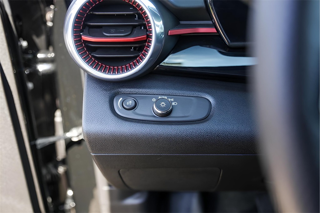 Used Car 2024 Chevrolet Trax  2rs For Sale Under $25,000 In Austin, Texas