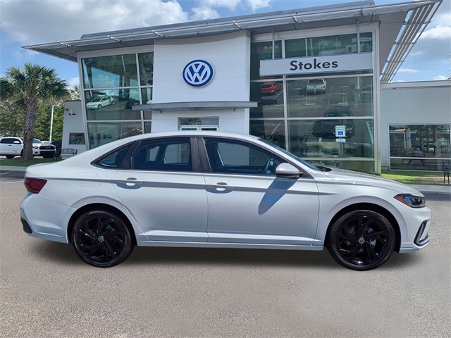 2025 Volkswagen Jetta 1.5T SE - 2