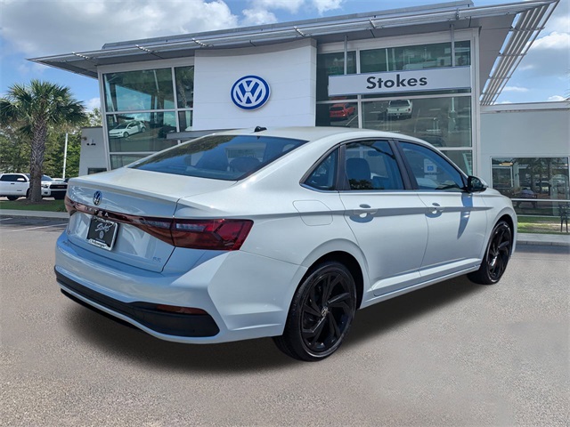 2025 Volkswagen Jetta 1.5T SE - 3