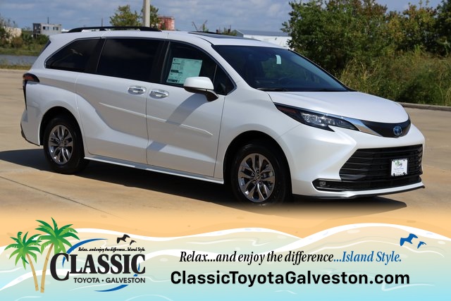 2025 Toyota Sienna XLE - 0