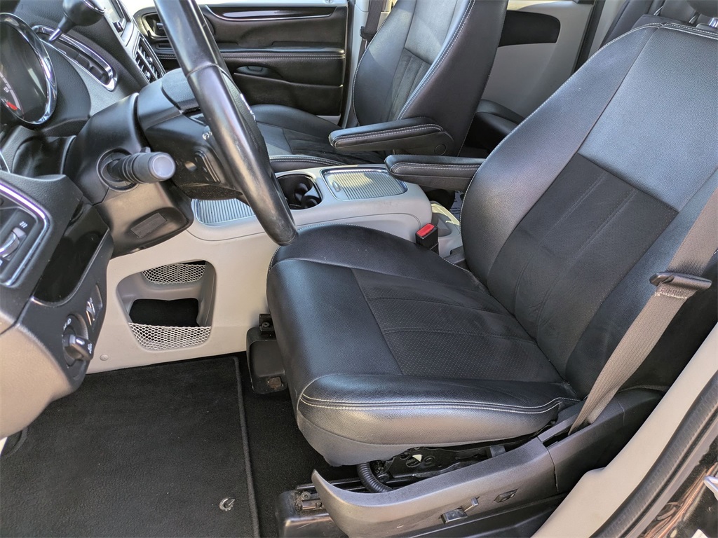 Used 2019 Dodge Grand Caravan For Sale in Findlay, OH